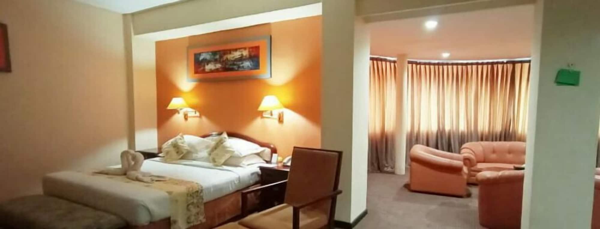 Hotel Mariat Sorong Exterior photo
