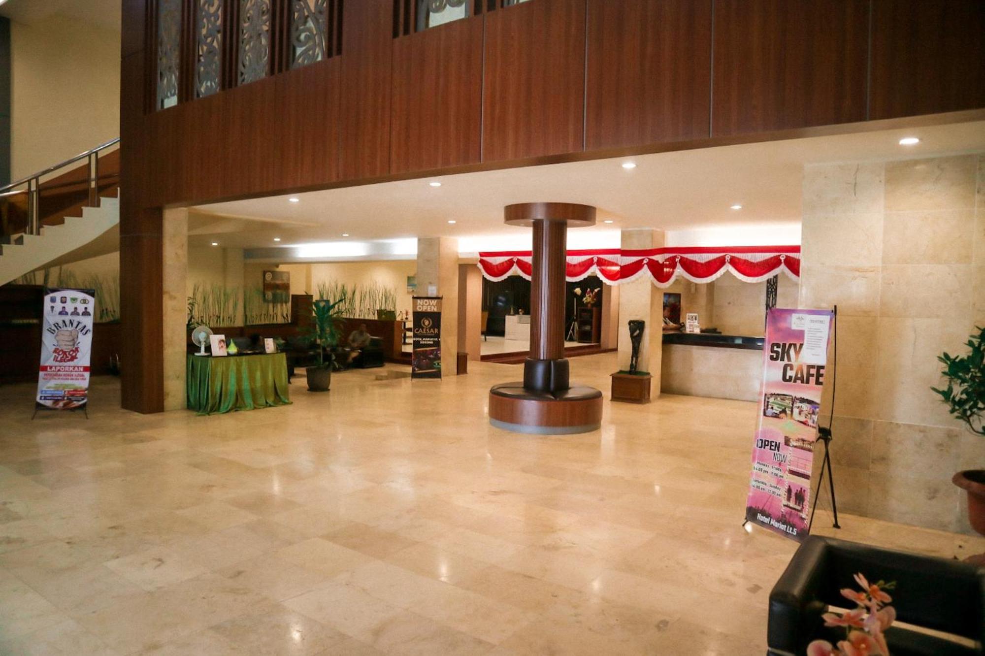 Hotel Mariat Sorong Exterior photo